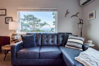 Pacific Peeks 2 - Oceanview Pet Friendly Retreat with EV Charging fee - 3