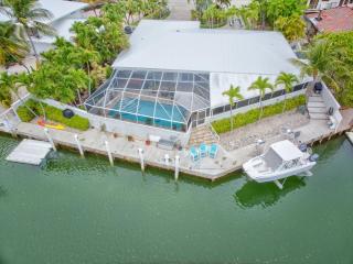 Sombrero Shores - Waterfront Oasis w Pool, 63 Dock - 0