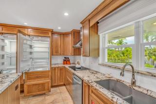 Sombrero Shores - Waterfront Oasis w Pool, 63 Dock - 2