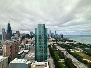 Luxury on the Lake - Chicago High Rise - 2
