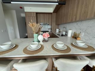 Luxury on the Lake - Chicago High Rise - 7