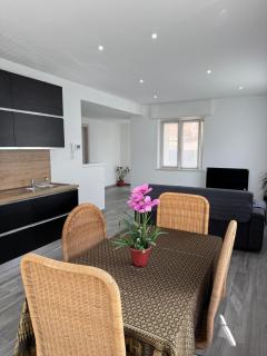 Monty's House - 4