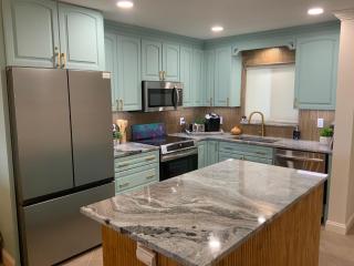 Crescent Royale 305 - 8