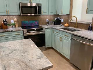 Crescent Royale 305 - 6