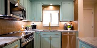 Crescent Royale 305 - 1
