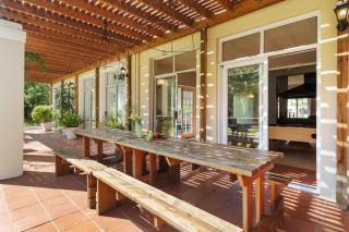Rustic Farmhouse Retreat with Wood-Fire Hot Tub by Host Agents - Kapstadt - 3