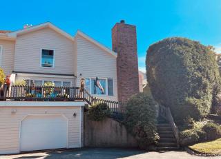 Salem, October Only, 2mi from Downtown - 0