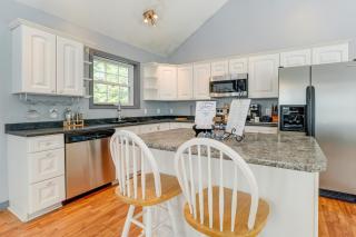 4 Mi to Long Lake! Secluded Haven with Fenced Yard - 6