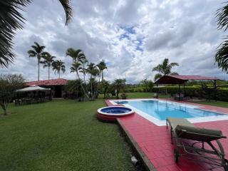 Hermosa Casa Campestre en Montenegro-Quindío - 0