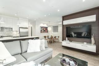 Kitsilano Retreat at Private 3 Bed with Parking and BBQ - 0