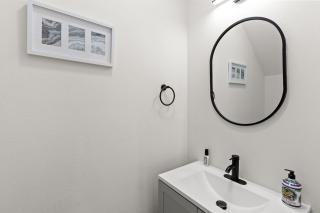 Gated 5BR Duplex Med Center Downtown NRG - 2