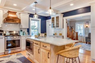 2 Mi to Beach Getaway with Hot Tub in Wells! - 5