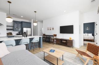 Sleeps 16 Two Condos Side by Side Only 3 miles Broadway - 1