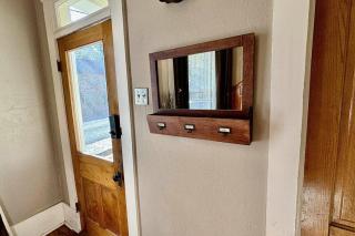 The Entire Lotus House Downtown - 9