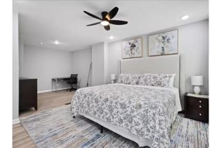 Private Fenced Yard - Fireplace - Free Parking - 4