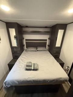 Riverfront Tiny Home 3 bed with Privacy and a View - 6