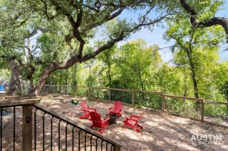 3BR 2BA w Yard 2 Grills and Firepit Near Q2 and Barr by Austin Vacay - Austin - 9