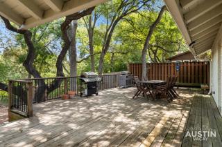 3BR 2BA w Yard 2 Grills and Firepit Near Q2 and Barr by Austin Vacay - Austin - 1