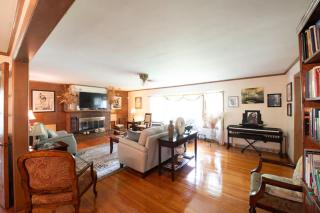 New Haven Comfort, 5BR, Fireplace, Yard - 0