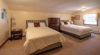 New Haven Comfort, 5BR, Fireplace, Yard - 5