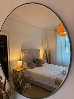 Bright 4-Bedroom Maisonette Family & Work Stays - 6