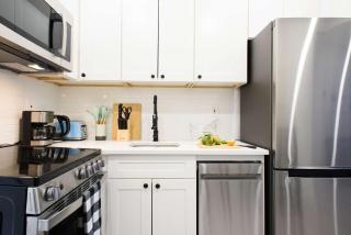 240-9 Luxury Prime Location STUDIO W&D - 5