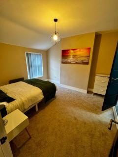 Stylish and Bright 1 Bedroom Flat - 6