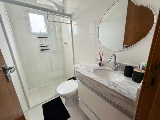 Apartamento Vista Mar Mirim 2 Dormitorios suite com Wifi para até 8 pessoas 1 vaga de estacionamento - 1