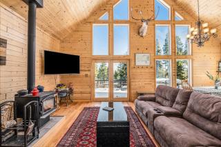 Cozy Log Cabin W Views & Bbq Deck - 9