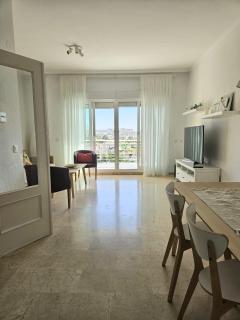 Amplio, luminoso y moderno Apartamento con amplia terraza y hermosas vistas en exclusiva urbanizacion - 2