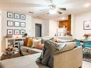 Cozy Canopy Cottage tucked away - East Tallahassee - 9