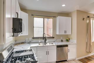 Walk to Olive View Medical Home with Pool Access! - 4