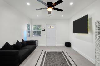 Mid-City Retreat With Backyard And Grill - 1