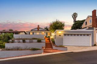 Point Loma Home w Putting Green Firepit Game Room Beach Access Zola Street by AvantStay - 6