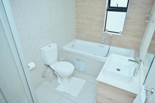 CLOSE TO SANDTON and The Airport - Johannesburg - 2