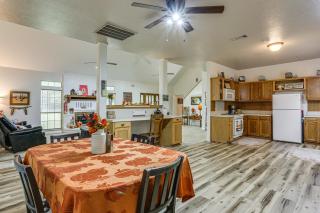 Relax By the Lake Quiet East Texas Retreat - 5