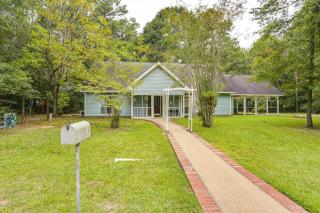 Relax By the Lake Quiet East Texas Retreat - 0