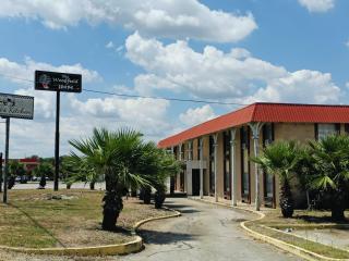Woodfield Inn & Suites Hotel O, Yoakum TX 111 - 0