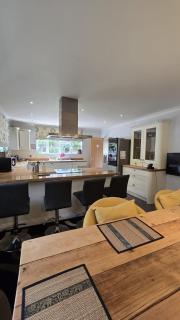 Self-contained 4 BHK property with picturesque landscape and huge gated parking space - 6