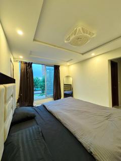 Stylish 1BR Retreat with Pool Table - 3
