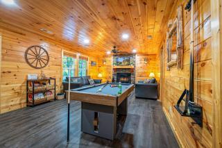 Paradise at the Smokies Cabin with HOT TUB! - 2