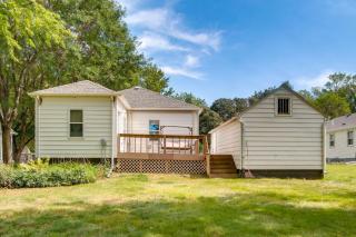 Deck and Spacious Yard Family Home in Rock Rapids! - 0