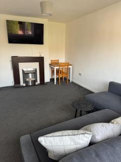 2 bedroom flat in Newcastle - Free street parking - 1
