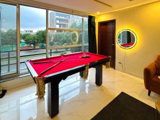 Stylish 1BR Retreat with Pool Table - 8