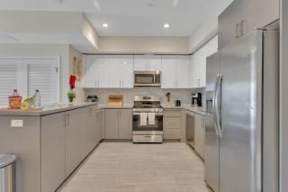 Ladera Condos - 3 Bed Condo With Rooftop Grill & Air Hockey! - 3