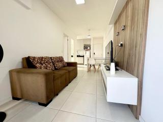 Flat 100 metros da praia, com varanda, piscina, ar condicionado, muito bem localizado - 0