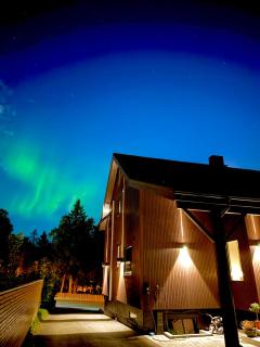 Aurora Polaris Apartment - Outdoor Sauna - FREE Parking - 750m from City Center - 8