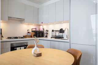Moon Stays - Opulent 2BR Stay - Sobha Hartland - 3