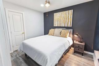 Comfy 2BR Walkable Fast Wi-Fi Sleeps 6 - 7