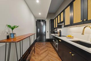 Freeman Upper Studio with Shared Amenities - 8